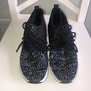 Reebok sneakers WORN ONCE in perfect condition!